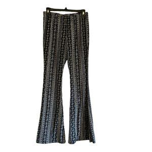Womens Leggings with Flare Bottoms, Black and White, Size L (11-13)